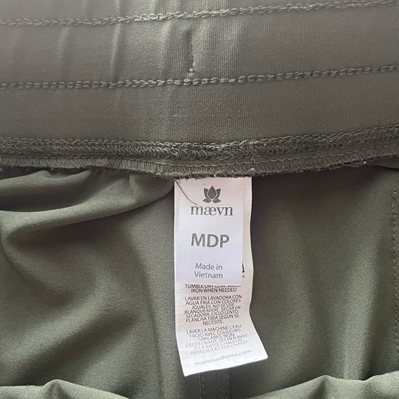 Maevn by matrix scrub set - Picture 14 of 14